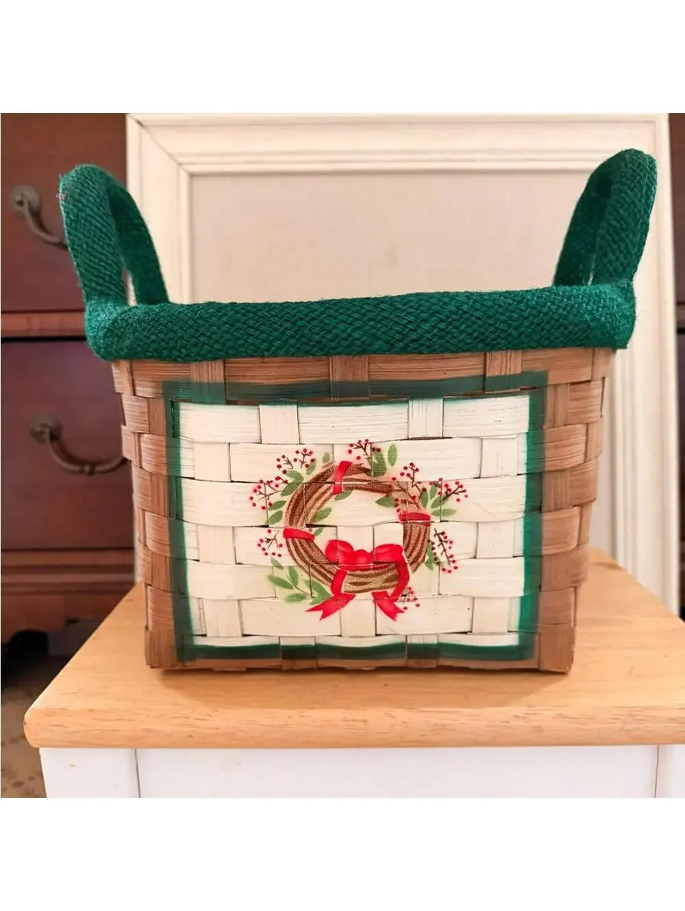 Vintage Christmas jute braided nesting baskets w a holiday design set of 3